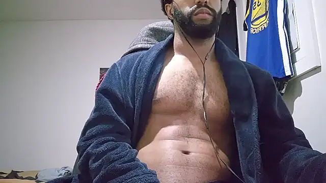 Snapshot of kevi_cocks chatting on 01.06.25 kevi cocks online show from 01.06.25