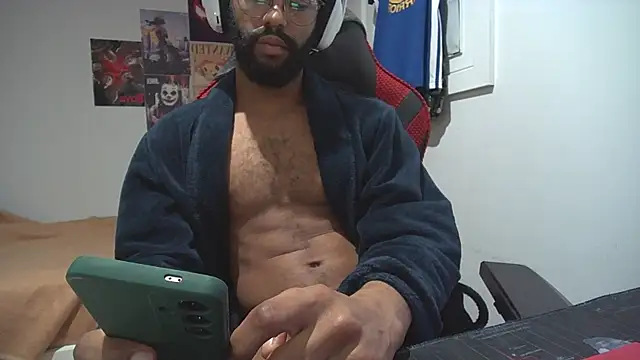 Snapshot of kevi_cocks chatting on 01.23.25 kevi cocks online show from 01.23.25