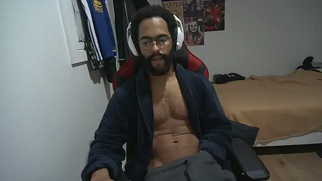Snapshot of kevi_cocks chatting on 01.31.25 kevi cocks online show from 01.31.25