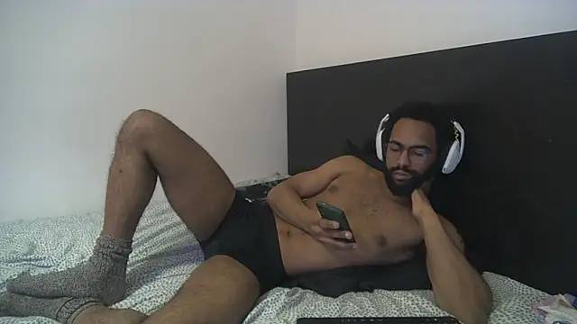 Snapshot of kevi_cocks chatting on 02.07.25 kevi cocks online show from 02.07.25