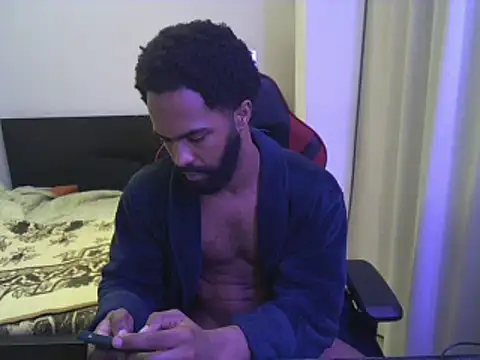 Snapshot of kevi_cocks chatting on 02.22.25 kevi cocks online show from 02.22.25
