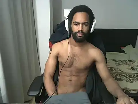 Snapshot of kevi_cocks chatting on 02.26.25 kevi cocks online show from 02.26.25