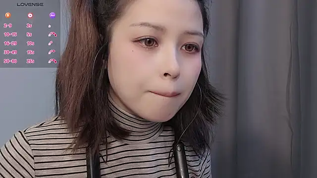 Snapshot of Lucky-xiuxiu chatting on 11.29.25 Lucky-xiuxiu online show from 11.29.25