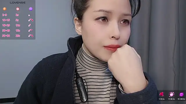 Snapshot of Lucky-xiuxiu chatting on 11.30.25 Lucky-xiuxiu online show from 11.30.25