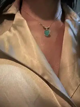 BELLA--26 online show from 10.18.25