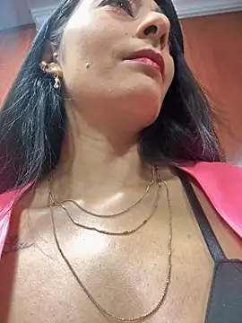 BELLA--26 online show from 10.28.25