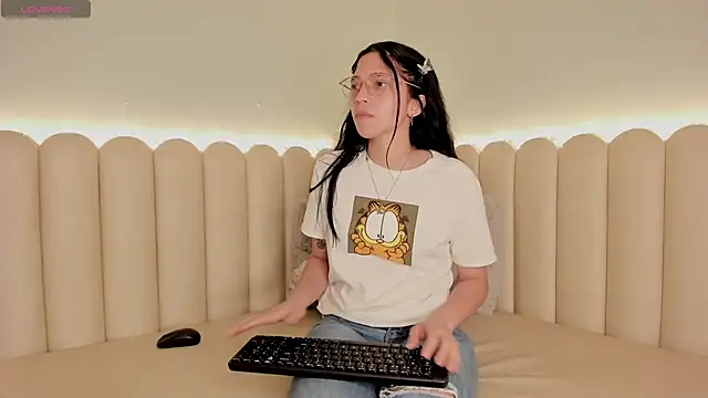 catalina rrosee online show from 01.03.25