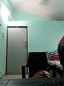 Snapshot of Desi_Heat chatting on 01.31.25 Desi Heat online show from 01.31.25