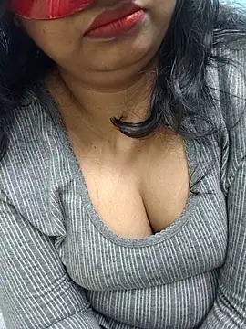 Snapshot of _MilkyBar chatting on 12.02.25 MilkyBar online show from 12.02.25