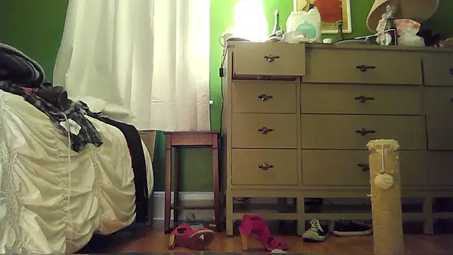 Snapshot of SadCatDaddy chatting on 11.25.25 SadCatDaddy online show from 11.25.25