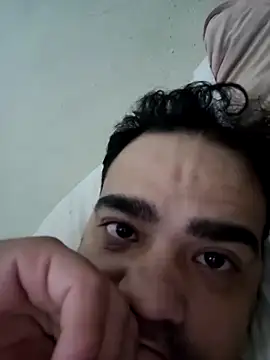 Snapshot of manterei2 chatting on 03.18.25 manterei2 online show from 03.18.25