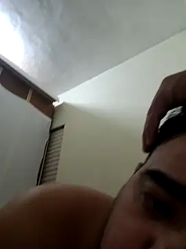 Snapshot of manterei2 chatting on 03.21.25 manterei2 online show from 03.21.25