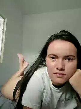 Snapshot of camillebr chatting on 01.03.25 camillebr online show from 01.03.25