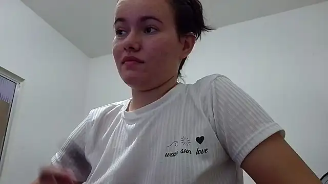 Snapshot of camillebr chatting on 01.29.25 camillebr online show from 01.29.25