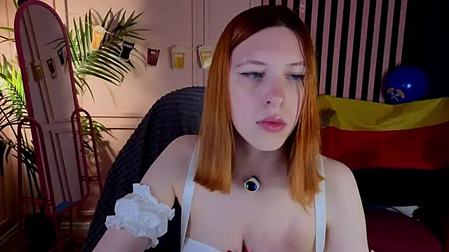 Mikka Blush online show from 09.29.25