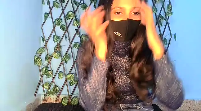 Snapshot of SIYA_MAVI chatting on 01.12.25 SIYA MAVI online show from 01.12.25