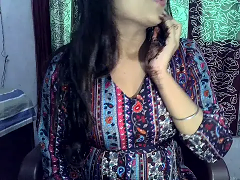 Snapshot of SIYA_MAVI chatting on 12.05.25 SIYA MAVI online show from 12.05.25