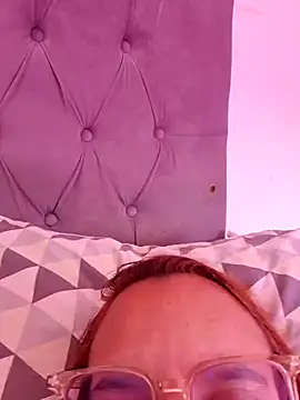 AliceRuivinha2 online show from 07.04.26