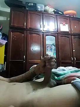 Snapshot of Kekel24cm chatting on 09.25.25 Kekel24cm online show from 09.25.25