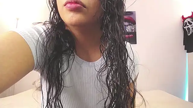 downsonMia online show from 02.05.25