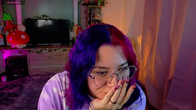 Snapshot of _zephyr_ chatting on 01.18.25  zephyr  online show from 01.18.25