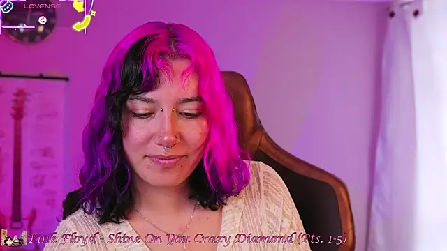 Snapshot of _zephyr_ chatting on 09.27.25  zephyr  online show from 09.27.25