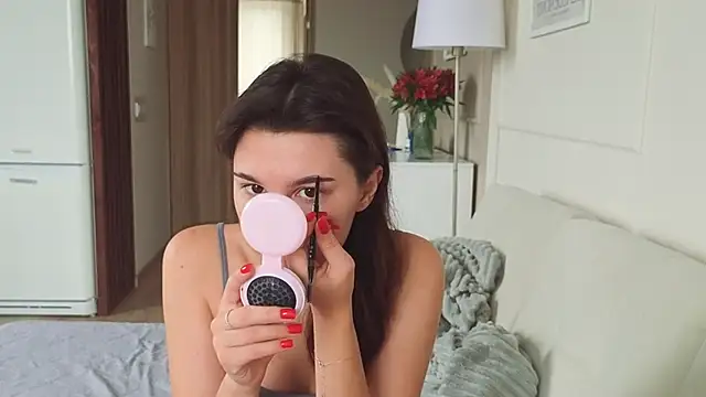 Snapshot of KristineEsme chatting on 10.15.25 KristineEsme online show from 10.15.25