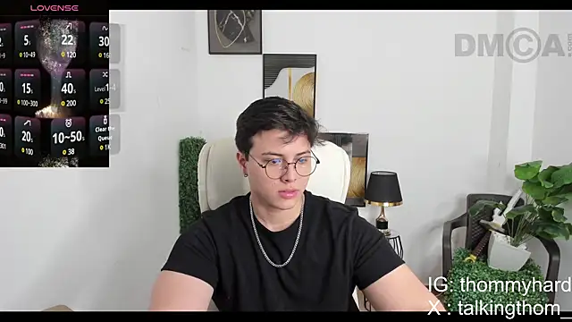 Snapshot of Thom_Ohtani chatting on 01.05.25 Thom Ohtani online show from 01.05.25