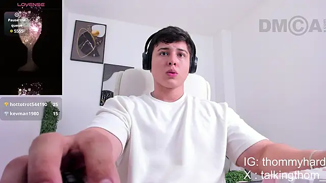 Snapshot of Thom_Ohtani chatting on 01.07.25 Thom Ohtani online show from 01.07.25