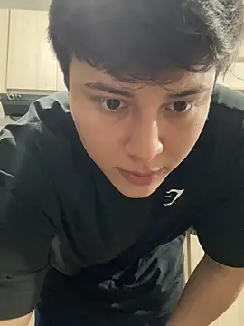 Snapshot of Thom_Ohtani chatting on 01.12.25 Thom Ohtani online show from 01.12.25