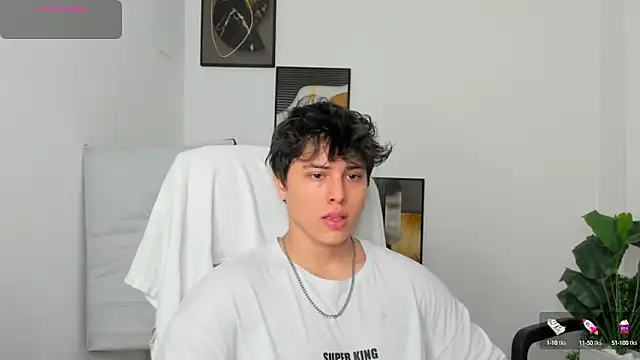 Snapshot of Thom_Ohtani chatting on 03.05.25 Thom Ohtani online show from 03.05.25