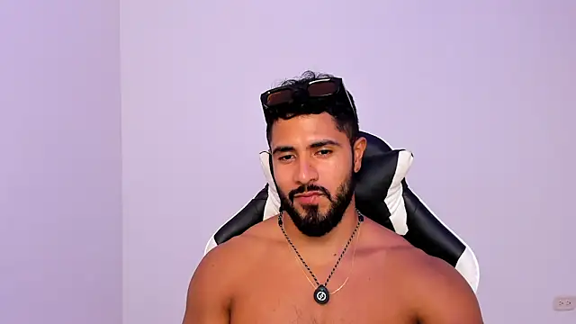 Santiago huntt online show from 04.06.26