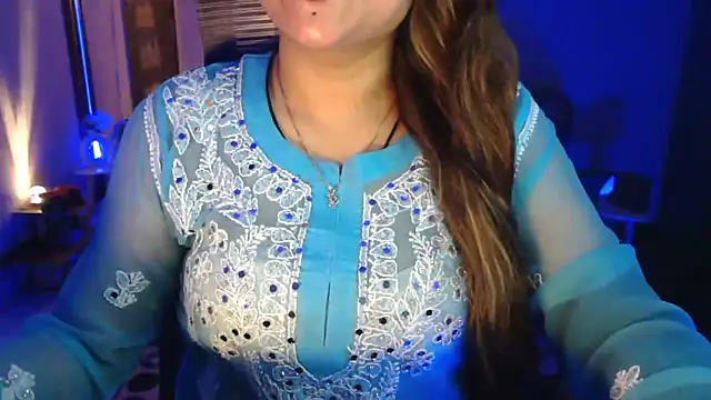 Snapshot of Mitikaa chatting on 05.25.26 Mitikaa online show from 05.25.26