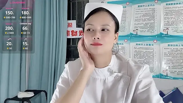 Snapshot of 22ov0 chatting on 09.30.25 22ov0 online show from 09.30.25