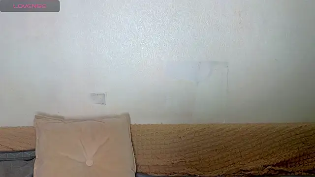 Snapshot of emilytrays chatting on 02.27.26 emilytrays online show from 02.27.26