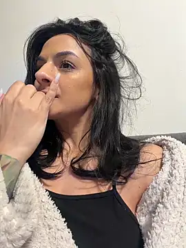 Snapshot of NNNoire chatting on 02.26.26 NNNoire online show from 02.26.26