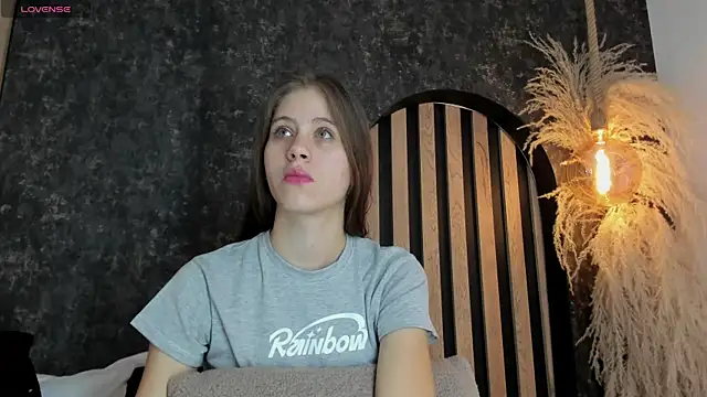 sara  jones gh online show from 01.11.25