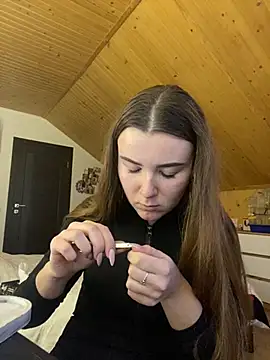 mewKate online show from 03.11.25