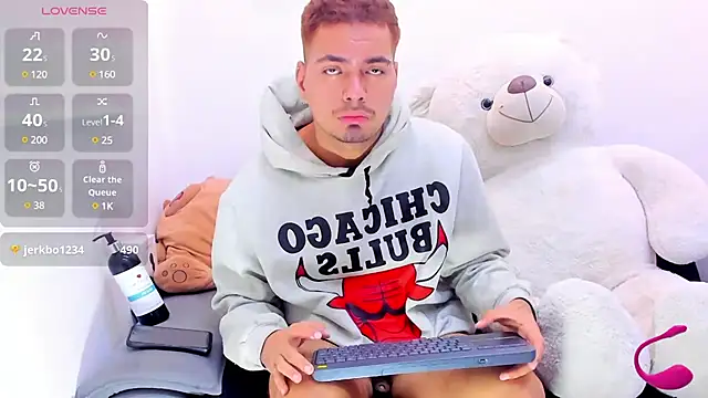EnriquevillaF online show from 03.12.25