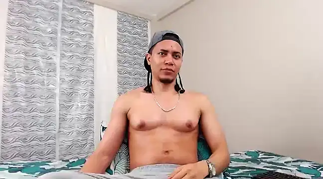Snapshot of mike_rolly_hot chatting on 01.11.25 mike rolly hot online show from 01.11.25