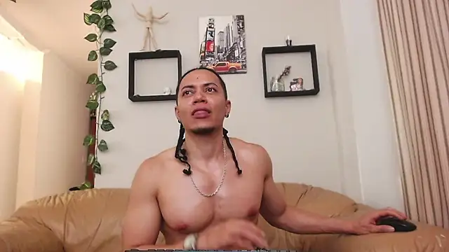 Snapshot of mike_rolly_hot chatting on 02.27.25 mike rolly hot online show from 02.27.25