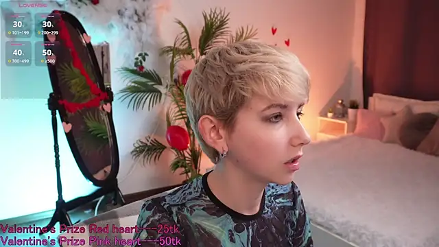 Snapshot of Aurora_First chatting on 02.14.25 Aurora First online show from 02.14.25