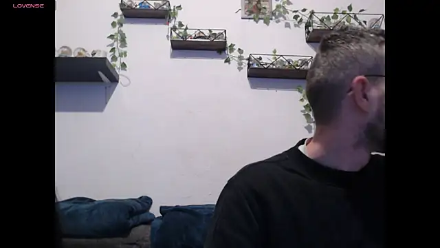 Snapshot of wawarruis chatting on 03.15.25 wawarruis online show from 03.15.25