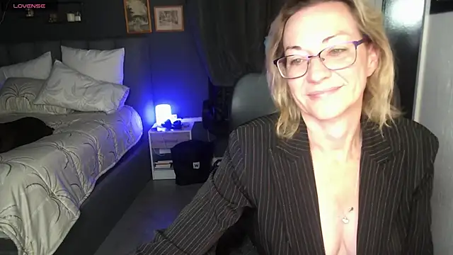 Snapshot of boeslaboes1 chatting on 11.07.25 boeslaboes1 online show from 11.07.25