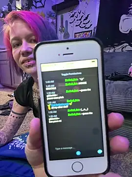 Snapshot of trashbrat chatting on 05.28.26 trashbrat online show from 05.28.26