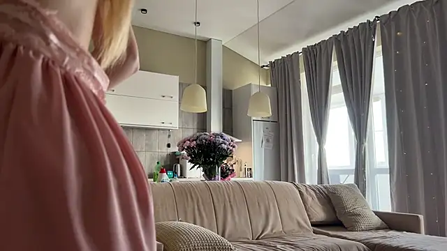 Snapshot of Shyrubate chatting on 11.08.25 Shyrubate online show from 11.08.25