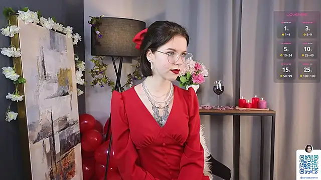 OdiliaHartnell online show from 02.14.25