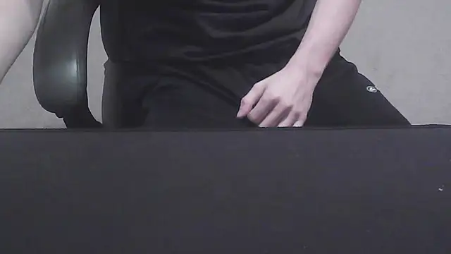 Snapshot of LoveFun02 chatting on 12.02.25 LoveFun02 online show from 12.02.25