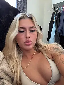 PrettyPrincess69x online show from 02.28.25