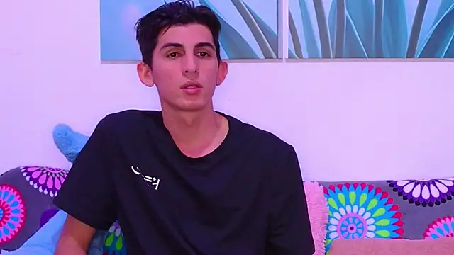 Snapshot of Ana_and_Leo chatting on 01.19.26 Ana and Leo online show from 01.19.26